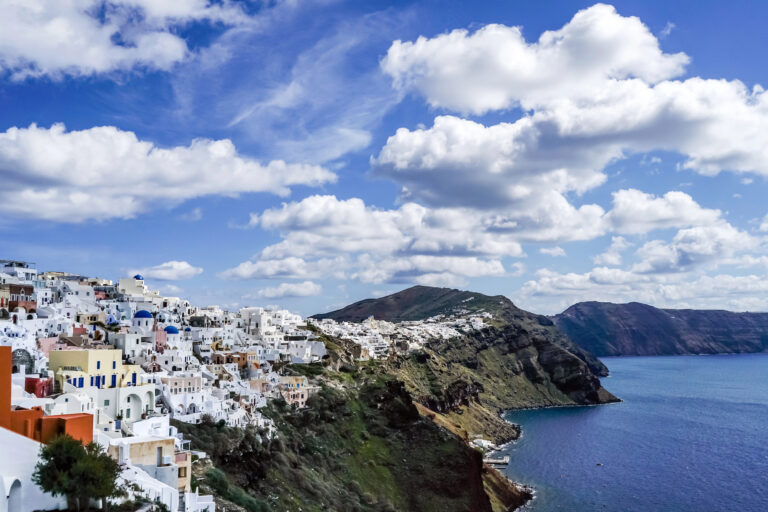 Louer un catamaran en Grèce : guide pratique pour une croisière de rêve